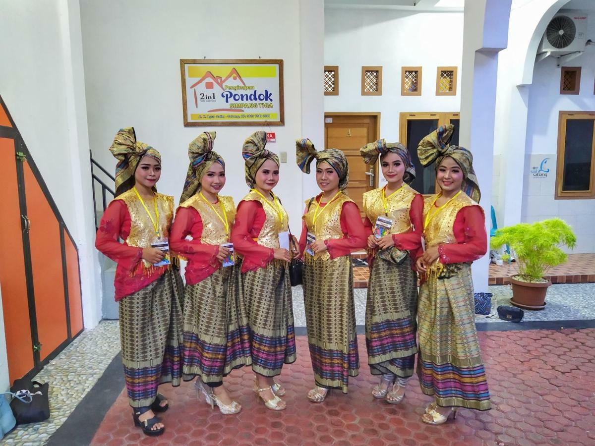 Pondok Simpang Tiga Sabang  Bagian luar foto