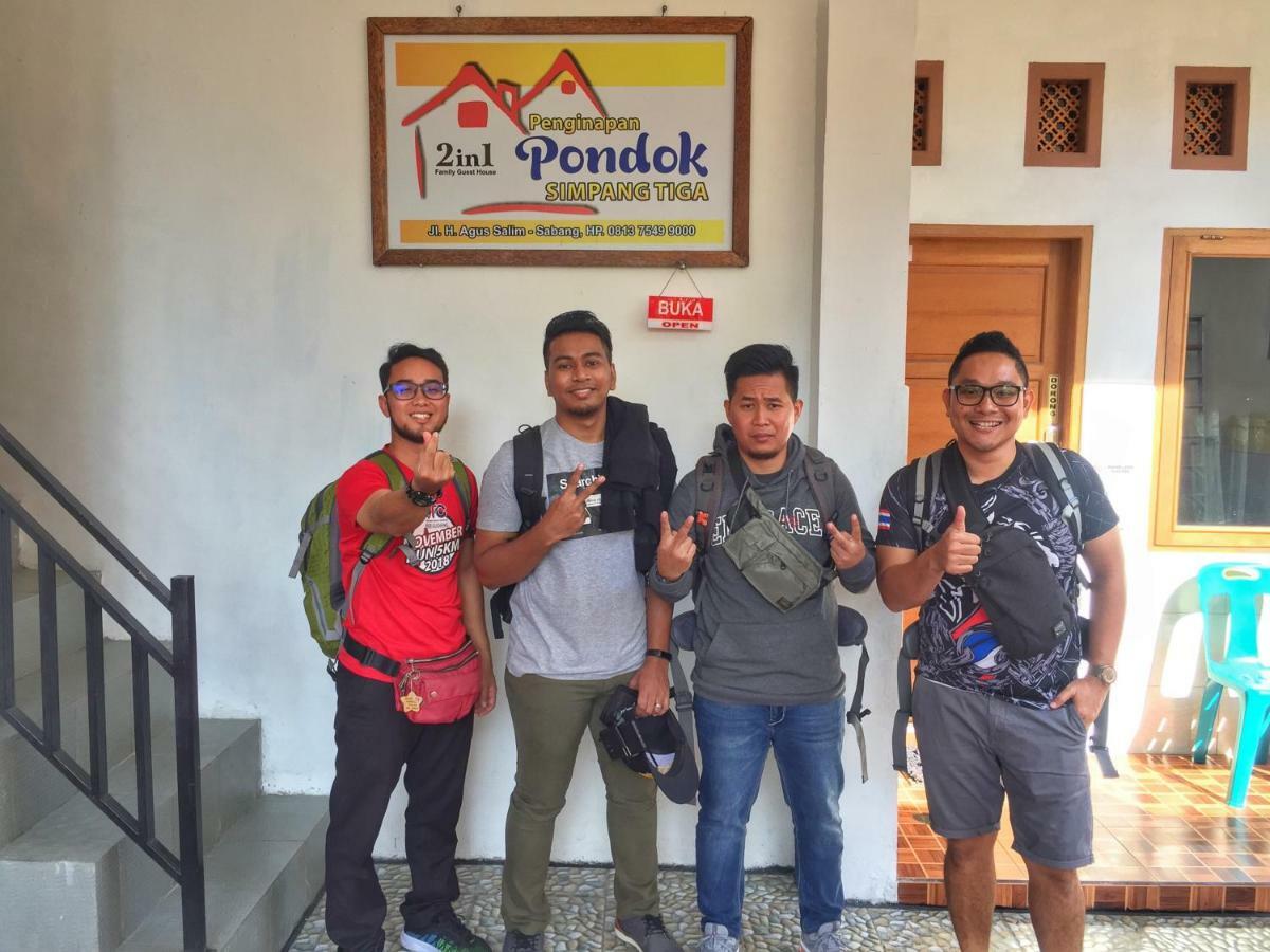 Pondok Simpang Tiga Sabang  Bagian luar foto