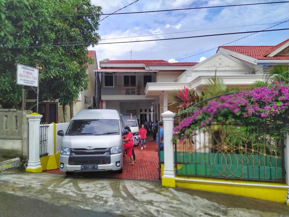 Pondok Simpang Tiga Sabang  Bagian luar foto